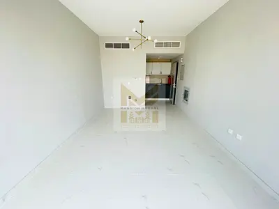 Luxury & Lavish STUDIO //Bright & Spacious// Open View//4&6 Chqs