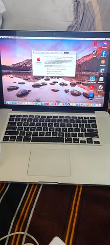 Apple MacBook Pro Laptop