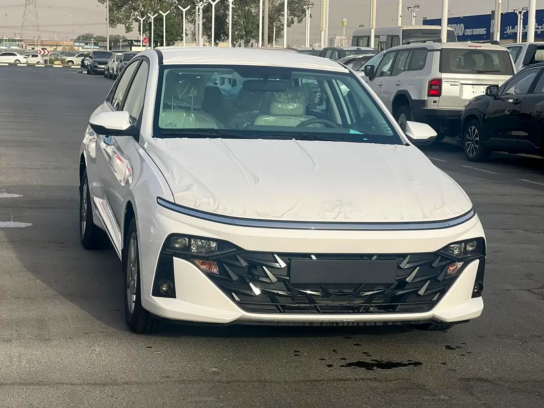 Hyundai Accent 2026 — photo 1 of 18
