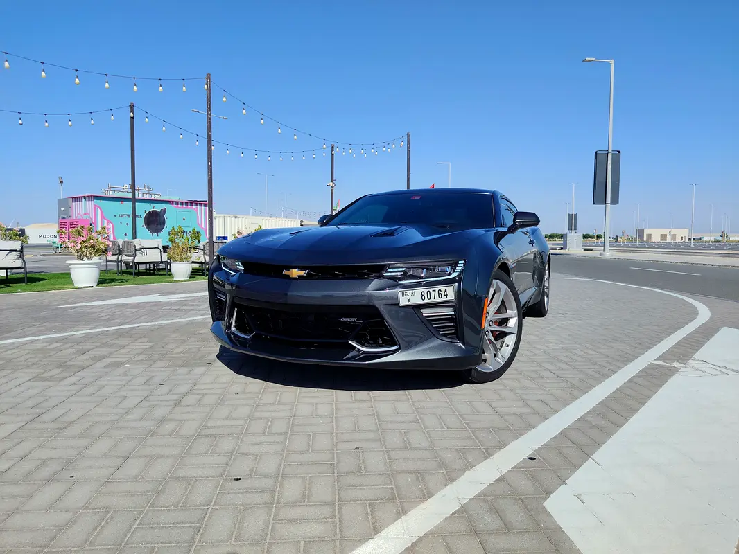 Chevrolet Camaro 2017 — photo 1 of 11