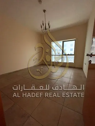 للإيجار السنوي شقة مميزة جداً في منطقة المجاز 2 بالقرب من حديقة المجاز، بموقع حيوي وهادئ في نفس الوقت، مناسبة للعائلات الصغيرة أو للبنات العاملات والط