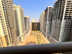 First occupancy - Free parking - Swimming pool -gym