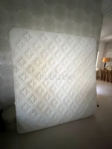 Mattress 195cm X 200cm x 28cm
