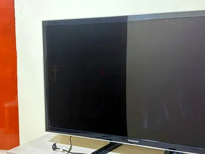 Samsung 40-43 inch Flat Screen TV - Good Condition