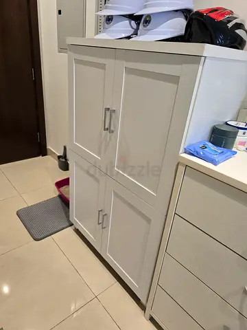 Shoe cabinet