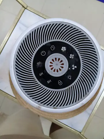 Compact tabletop air purifier / humidifier