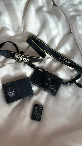 Camera and video NIKON COOLPIX A DX with zoom (SALE) All chargers included