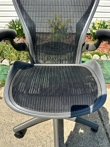 Herman Miller Aeron size B