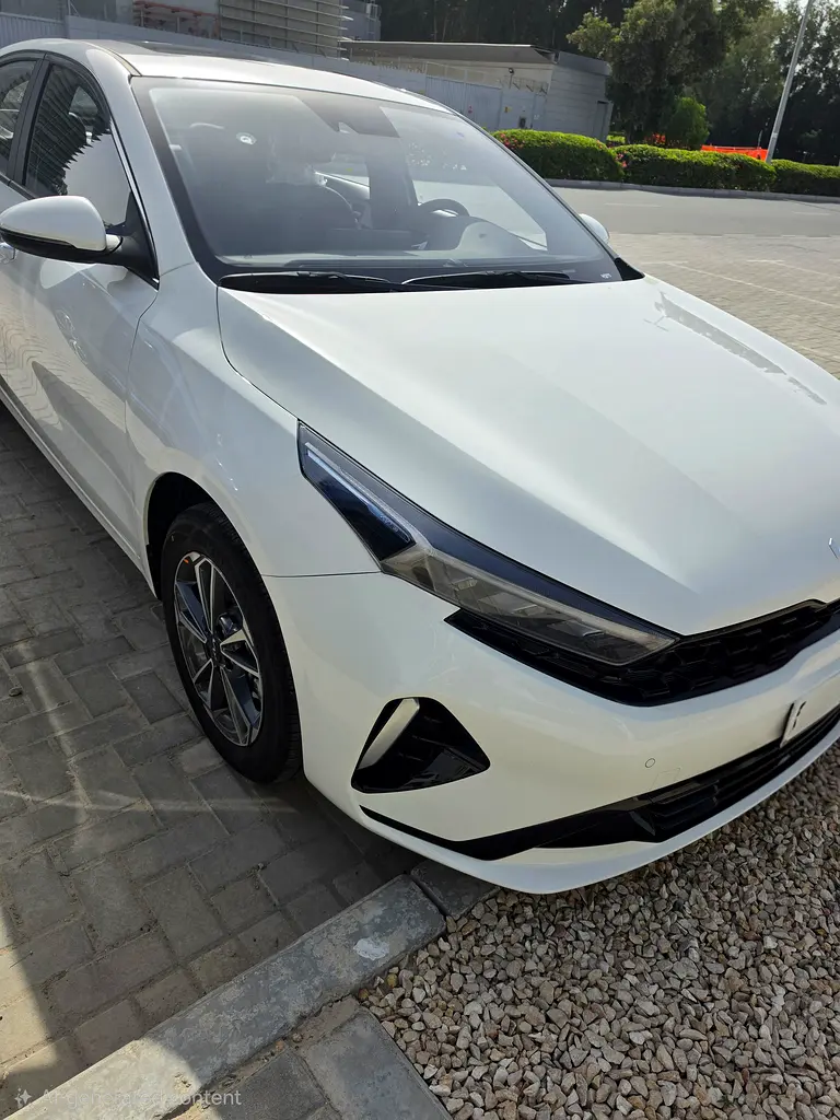 Kia K3 2025 — photo 1 of 16