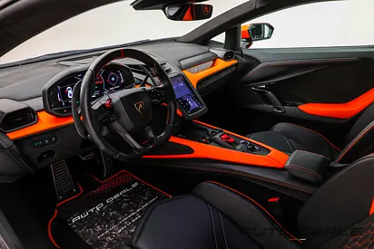 صورة 13 لـ 2024 Lamborghini REVUELTO