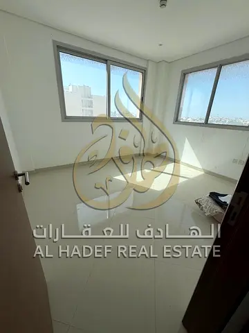الخان | غرفة + صالة | 4 دفعات | 5% تأمين | كاميرات مراقبة | صيانة على المالك | باركنج ترابي | 32 ألف