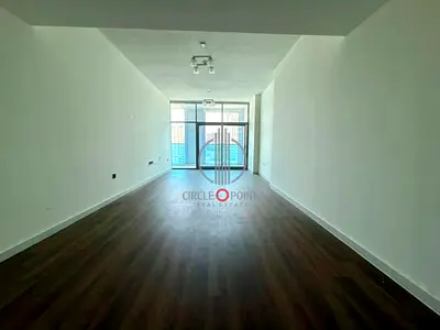 Spacious 2BHK | Pool and Gym | Mid-Floor| Next to Metro