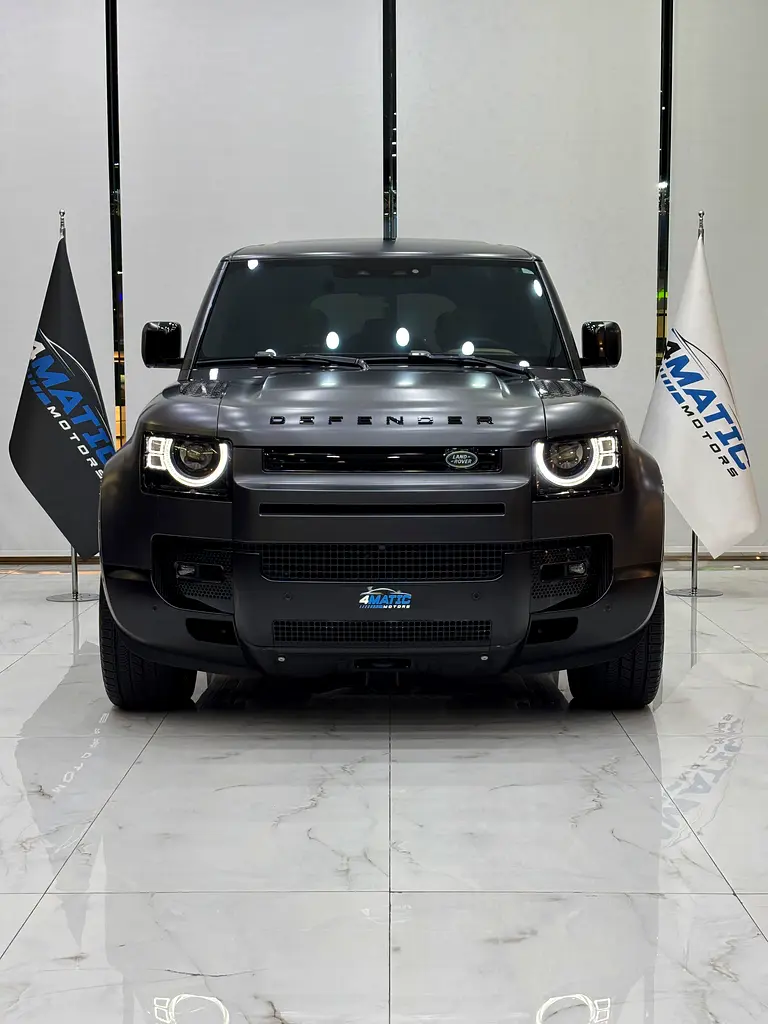 Land Rover Defender 2025 — photo 1 of 17