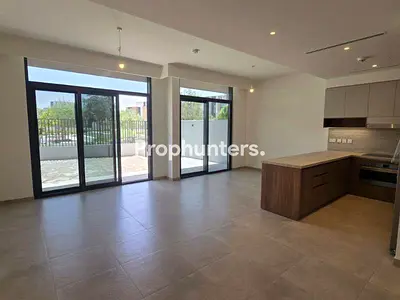 Park view |Vacant | Kitchen appliances