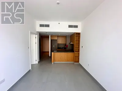 One bedroom with kitchen appliances and open view 40k