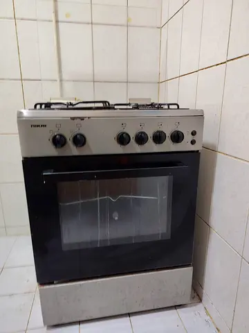 Used 4-Burner Gas Cooker with Oven - Functional