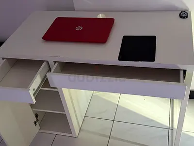 White Study Desk with Drawers and Shelves