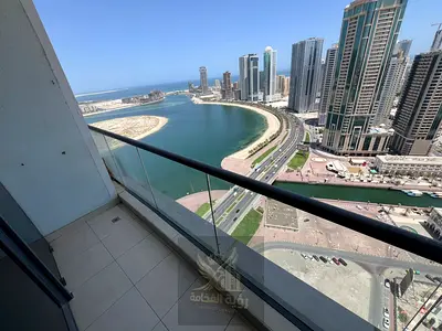 شقة مميزه بقلب الشارقه الخان غرفتين نوم | إطلاله بحريه | تكييف على المالك | باركن مجاني | جيم +مسبح مجانا | مبنى عائلي | موقع مميز ع مخرج دبي|