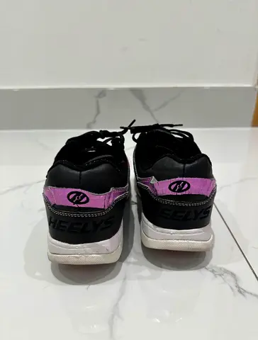 Black Heelys kids sneakers with purple detail - size available