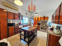 5Bed room 4 Master room + 2 small room swimming pool 2 Balcony Maids room 2 Hall 1 Majlis 8000 sqft