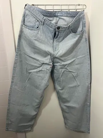 Baggy fit light wash jeans