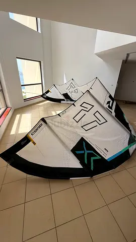CORE XR 8 Generation 17m Low Wind size kitesurfing kite - excellent used condition