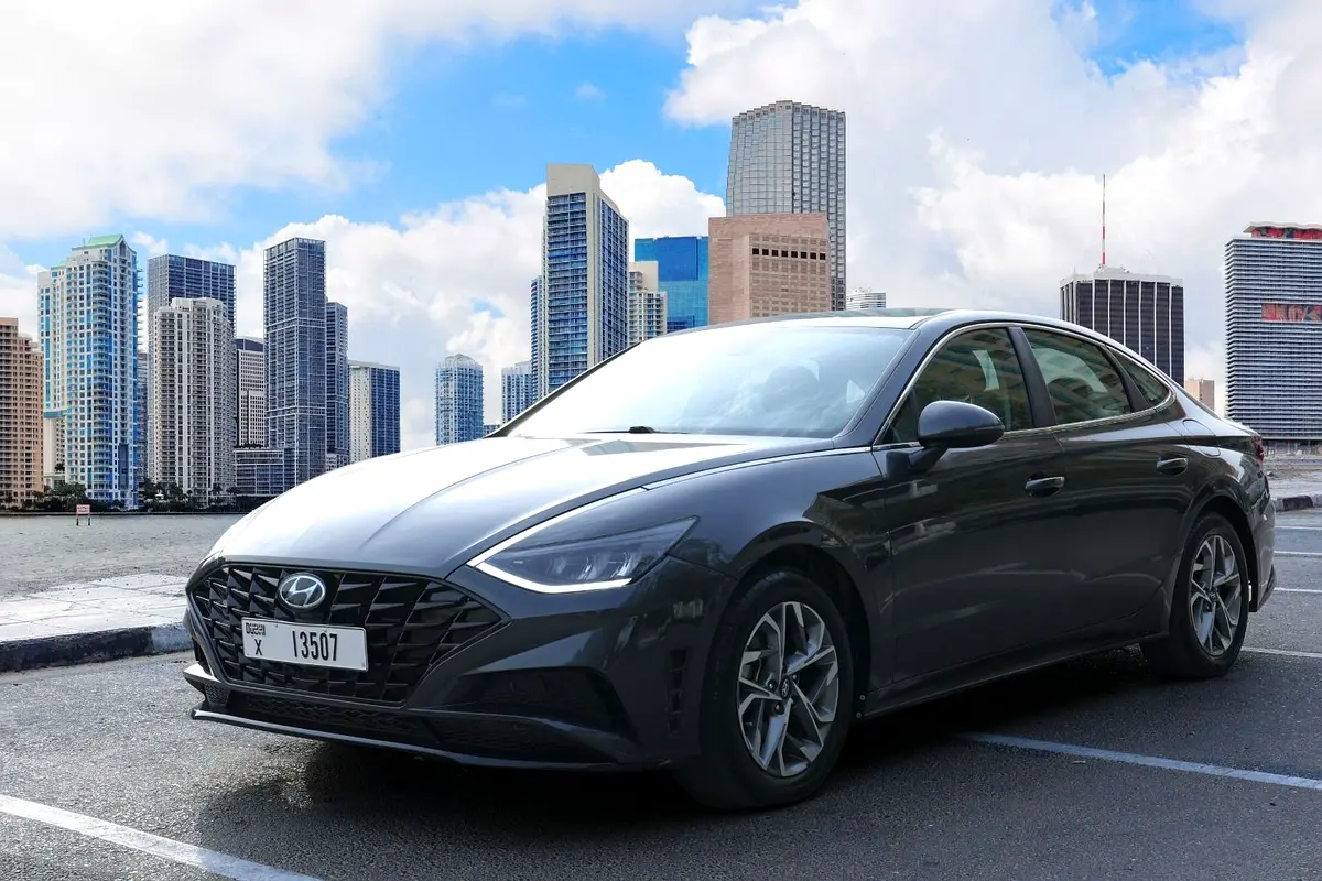Hyundai Sonata 2020 — photo 1 of 6