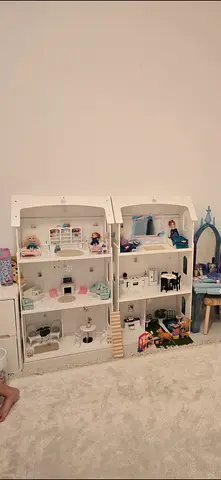 Girls dollhouse
