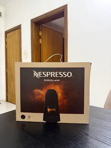 Nespresso Essenza Mini (Compact Espresso Machine) - Boxed
