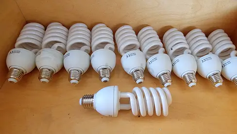Lot of 10 Spiral CFL Light Bulbs - E27/E14 (used)