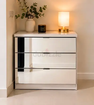 Mirrored Furniture Bundle – AED 350
