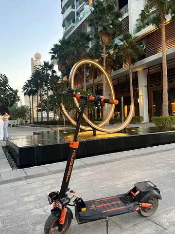 E scoter kuggo o pro negotiable Urgent sale !!!