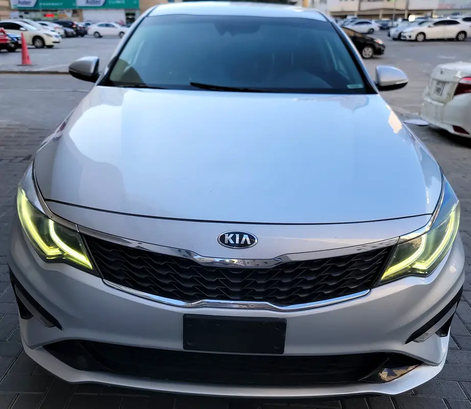 Kia Optima 2020 — photo 1 of 18