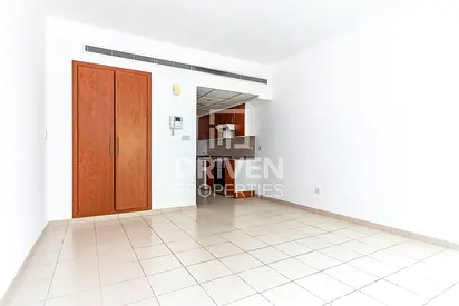 Chiller Free | Semi-Furnished | Near Metro Station