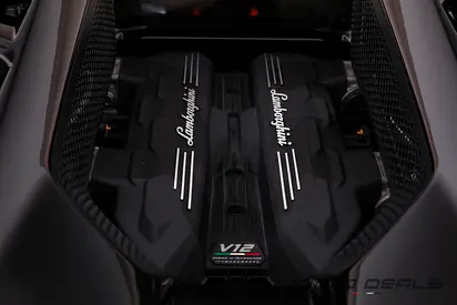 صورة 19 لـ 2024 Lamborghini REVUELTO