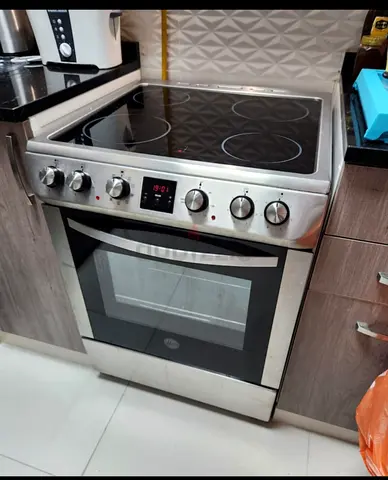 Hoover electric ceramic hob oven - good working condition