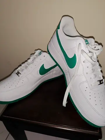 ORIGINAL Brand new white Nike Air Force 1-style sneakers with green sole - size available