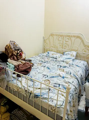 Queen bed with mattress