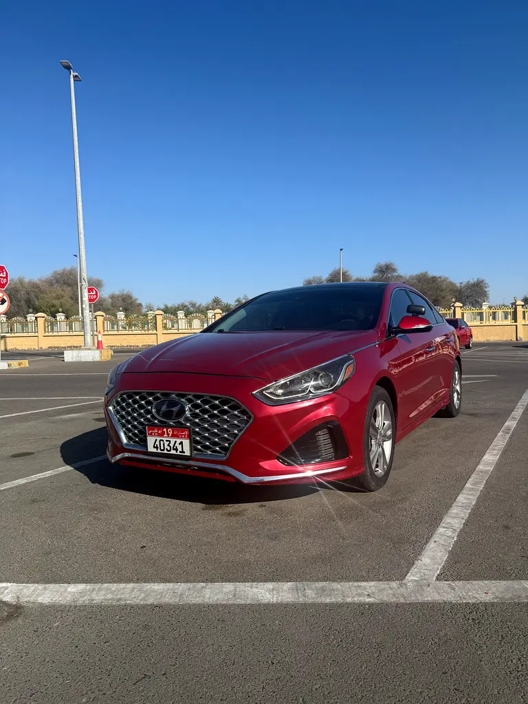 Hyundai Sonata 2018 — photo 1 of 9