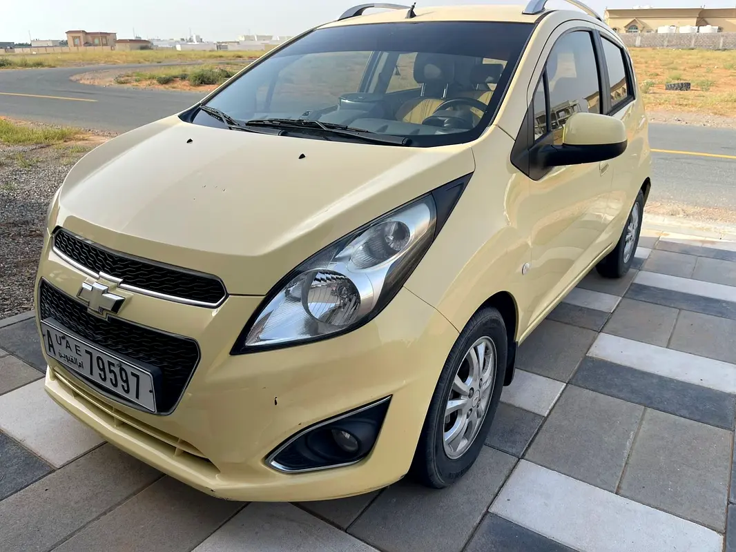 Chevrolet Spark 2014 — photo 1 of 10