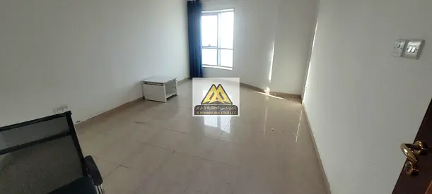 فرصة مميزة للإيجار السنوي شقة واسعة في أبراج الكونكر بعجمان، بموقع حيوي في الصناعية 1، ومناسبة جداً للعائلات مع خدمات متكاملة داخل البرج.