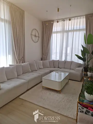 ELEGANT 1 BR | POOL VIEW | PRIME LOCATION