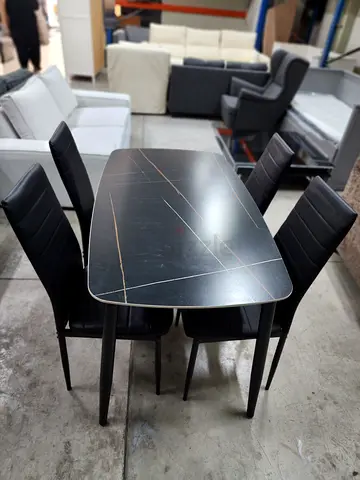 Dinning Table with 4 Chairs