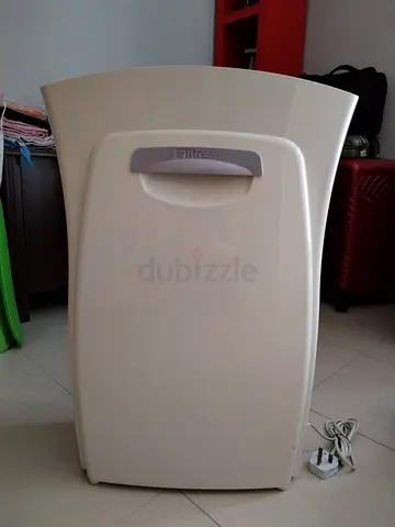 Portable air purifier new - White, Compact, With Power Cord (Excellent Condition)