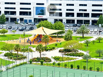شقة غرفتين وصالة للايجار السنوي تكييف مجاني وكيدز أريا خلف البرج  في موقع حيوي قريب من مخرج دبي واهم مراكز التسوق