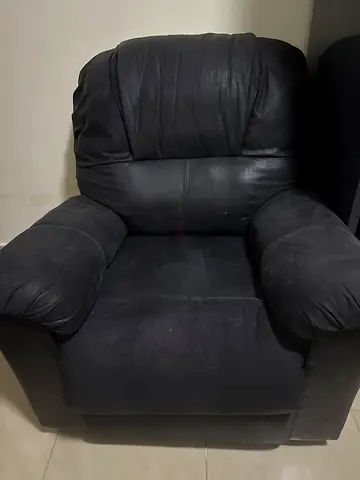 2 recliner chairs