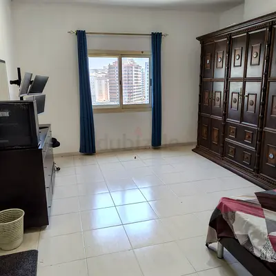 Neat and clean fully furnished room at dubai border