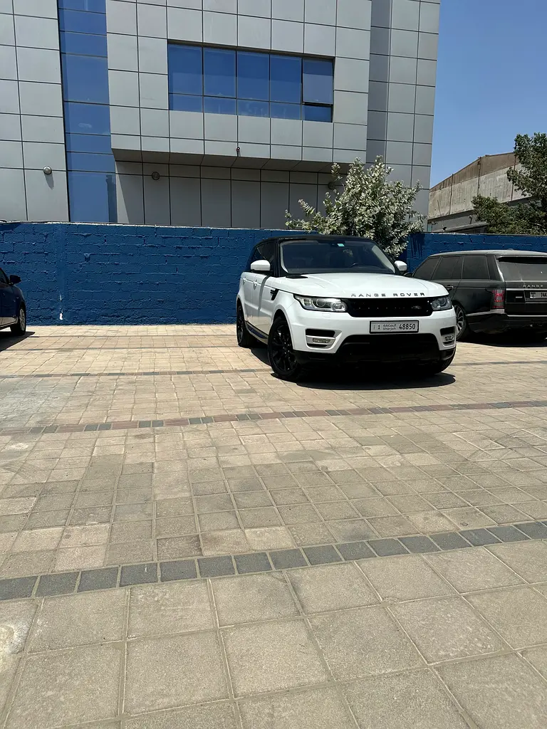 Land Rover Range Rover Sport 2014 — photo 1 of 9