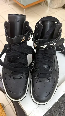 Givenchy Tyson Star High sneakers with Box size 43