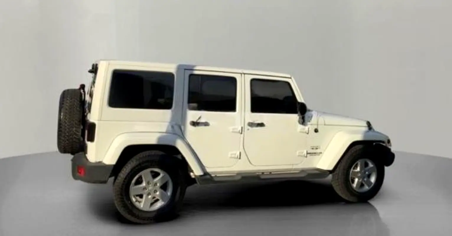 Jeep Wrangler Unlimited 2016 — photo 1 of 1